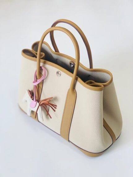 Hermes Type and details
