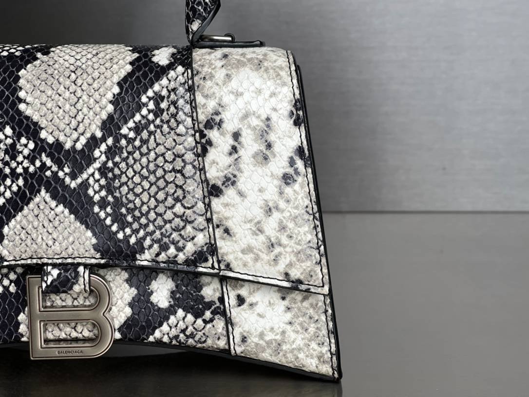 i1621863070_1966_7-1