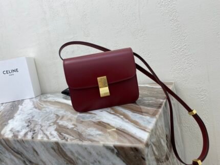 Celine 🛍box latest size TEEN: 18.5X14X6cm new imported box cowhide, double spring hardware fasteners, pure gold vibration machine process, synchronized with the counter, retro, concave and convex, model 192523p900