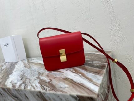 Celine 🛍box Latest Size TEEN: 18.5X14X6cm Brand new imported box cowhide, double spring hardware fasteners, pure real gold vibration machine process, synchronized with the counter, vintage, concave and convex, 😍😍😍😍192523p900
