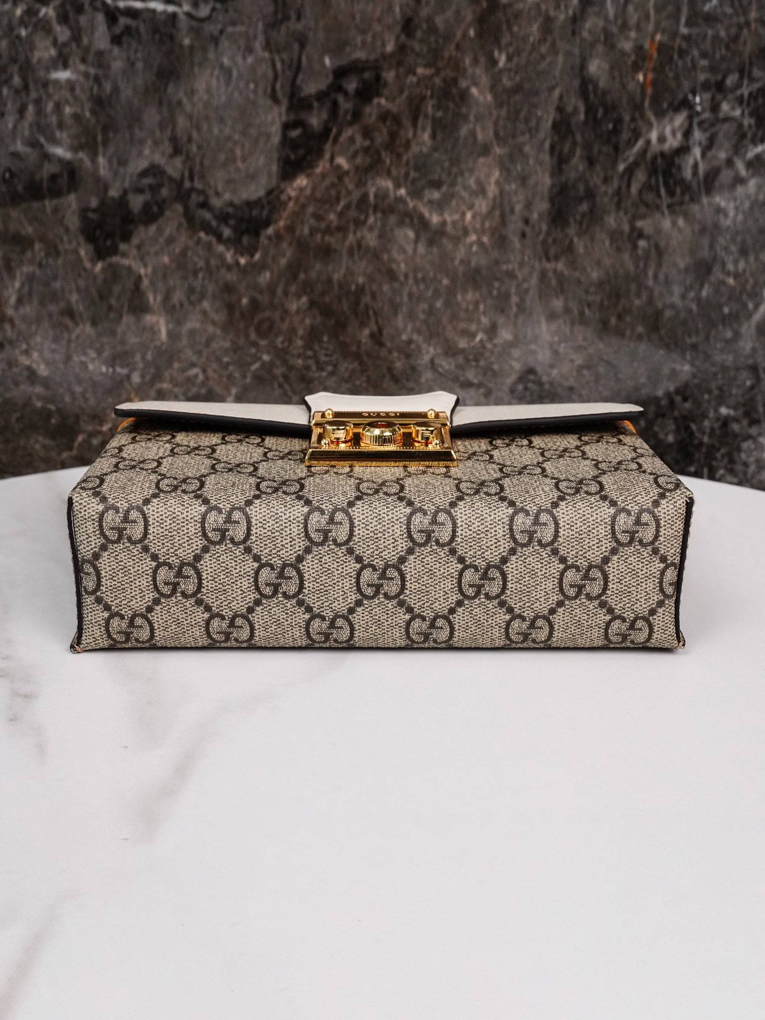 i1634456100_4247_5-2 i1634456100_4247_5-2