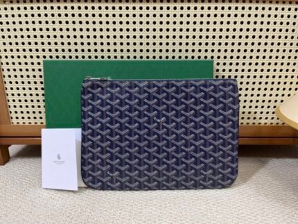 Small ~ goyard (Goya) handbags Sénat the latest version of shipment la! 🤗 the entire bag of leather and hardware are fully updated with the latest version of the counter, vacuum plating hardware pull tabs, customized pull head, the inner mark leather license plate car line outside the circle of the pressure  the use of imported machines in order to do out of the effect of the trumpet size: 30 × 20cm n