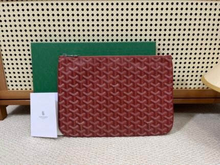 Small ~ goyard (Goya) handbags Sénat the latest version of shipment la! 🤗 the entire bag of leather and hardware are fully updated with the latest version of the counter, vacuum plating hardware pull tabs, customized pull head, the inner mark leather license plate car line outside the circle of the pressure  the use of imported machines in order to do out of the effect of the trumpet size: 30 × 20cm n