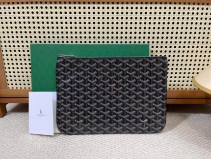 Small ~ goyard (Goya) handbags Sénat the latest version of shipment la! 🤗 the entire bag of leather and hardware are fully updated with the latest version of the counter, vacuum plating hardware pull tabs, customized pull head, the inner mark leather license plate car line outside the circle of the pressure  the use of imported machines in order to do out of the effect of the trumpet size: 30 × 20cm n