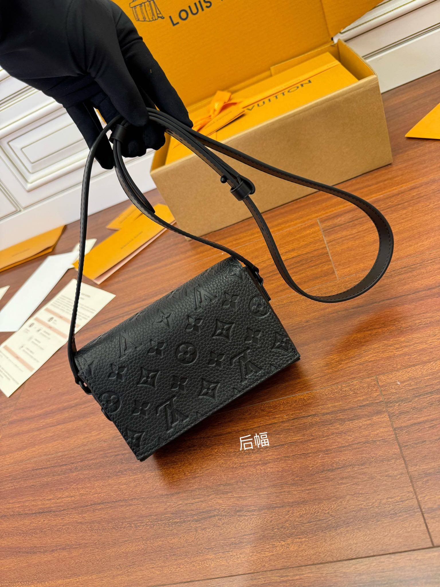 i1703213951_2240_1-1