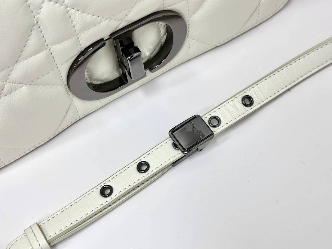 i1711421435_3648_4-1 i1711421435_3648_4-1