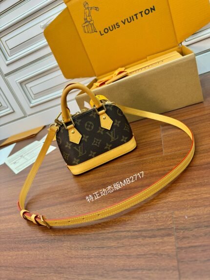 Louis Vuitton Exclusive first model: M82717 special genuine (dynamic code) (quality enhancement. Counter synchronization, dynamic electronic chip, gift bags, protective paper, copper plate electronic tags, certificates of conformity) leather is genuine foundry Italy A grade leather (special grade genuine): the so-called special grade genuine. Is in the quality, hardware, fabrics, handmade, oil edge, A-grade products, shooting pictures with the same product, with a full set of packaging on the picture. Size: 18x12x8CM 🌟 stream number: 168980