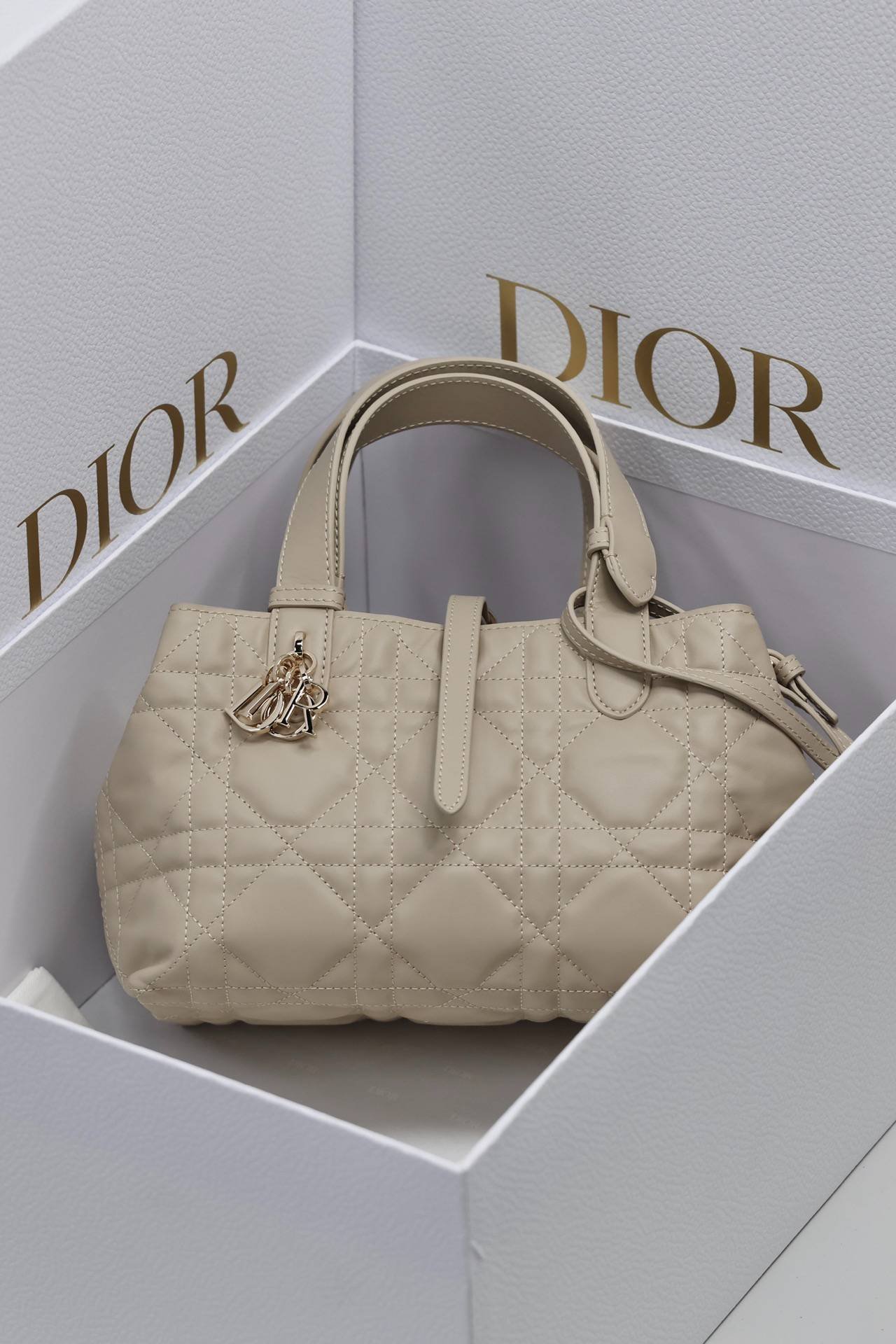 i1718939447_1579_0-1