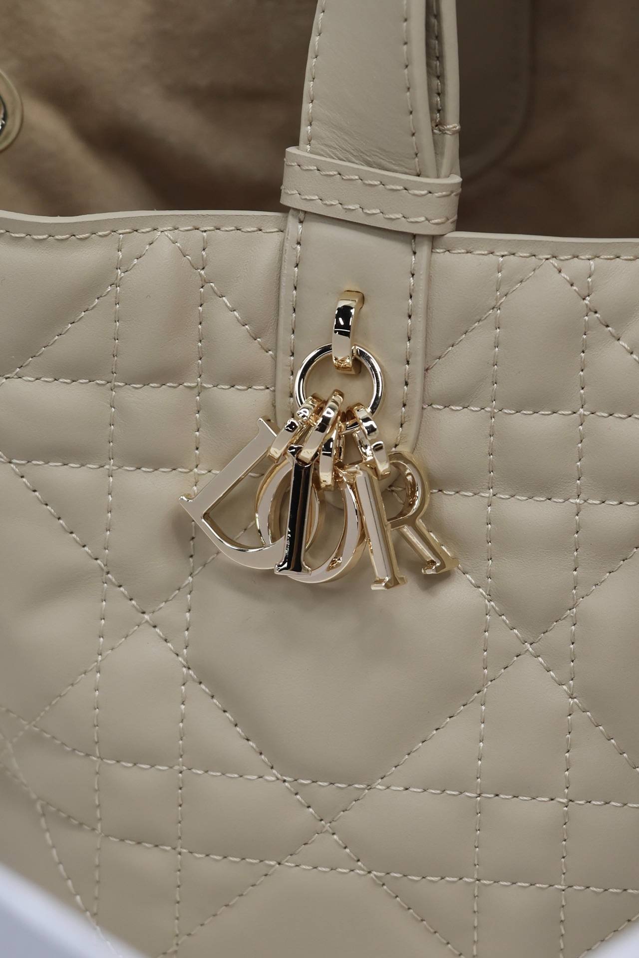 i1718939447_4812_5-1