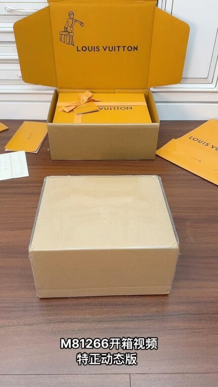 M81266 unboxing video 📸