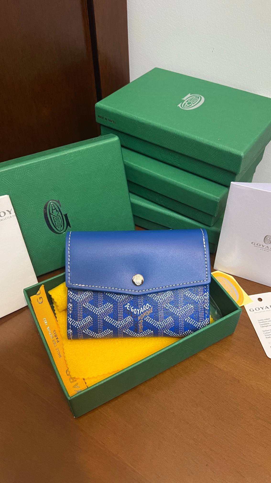 i1721795243_1227_0-1 i1721795243_1227_0-1