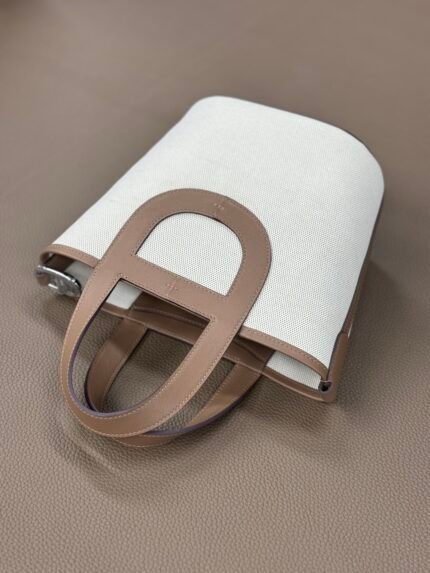 Hermes 𝗜𝗻 𝘁𝗵𝗲 𝗹𝗼𝗼𝗽𝘀 𝗮𝗰 𝟭𝟴 Canvas Patchwork Leather Weimaraner Silver Buckle Fully handcrafted Details Actual photos In stock;