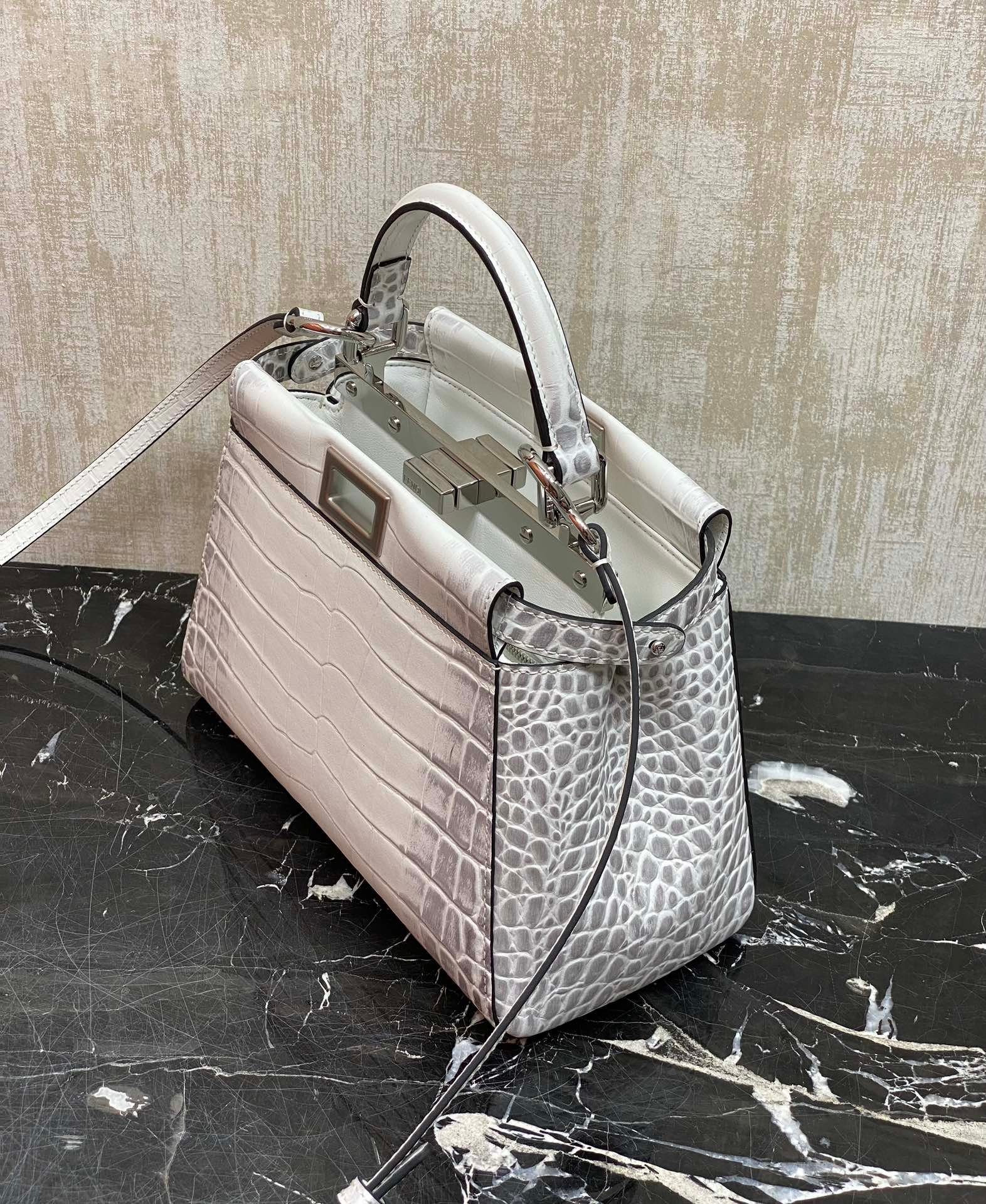 i1724084474_3072_11-1