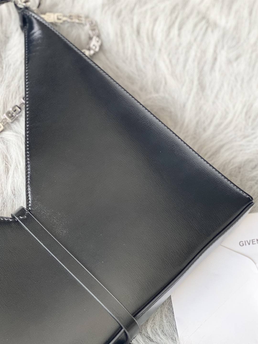 a1641424354166_3323-1