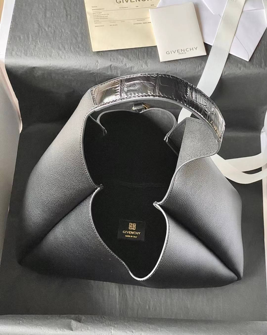 a1675422634647_0442-1