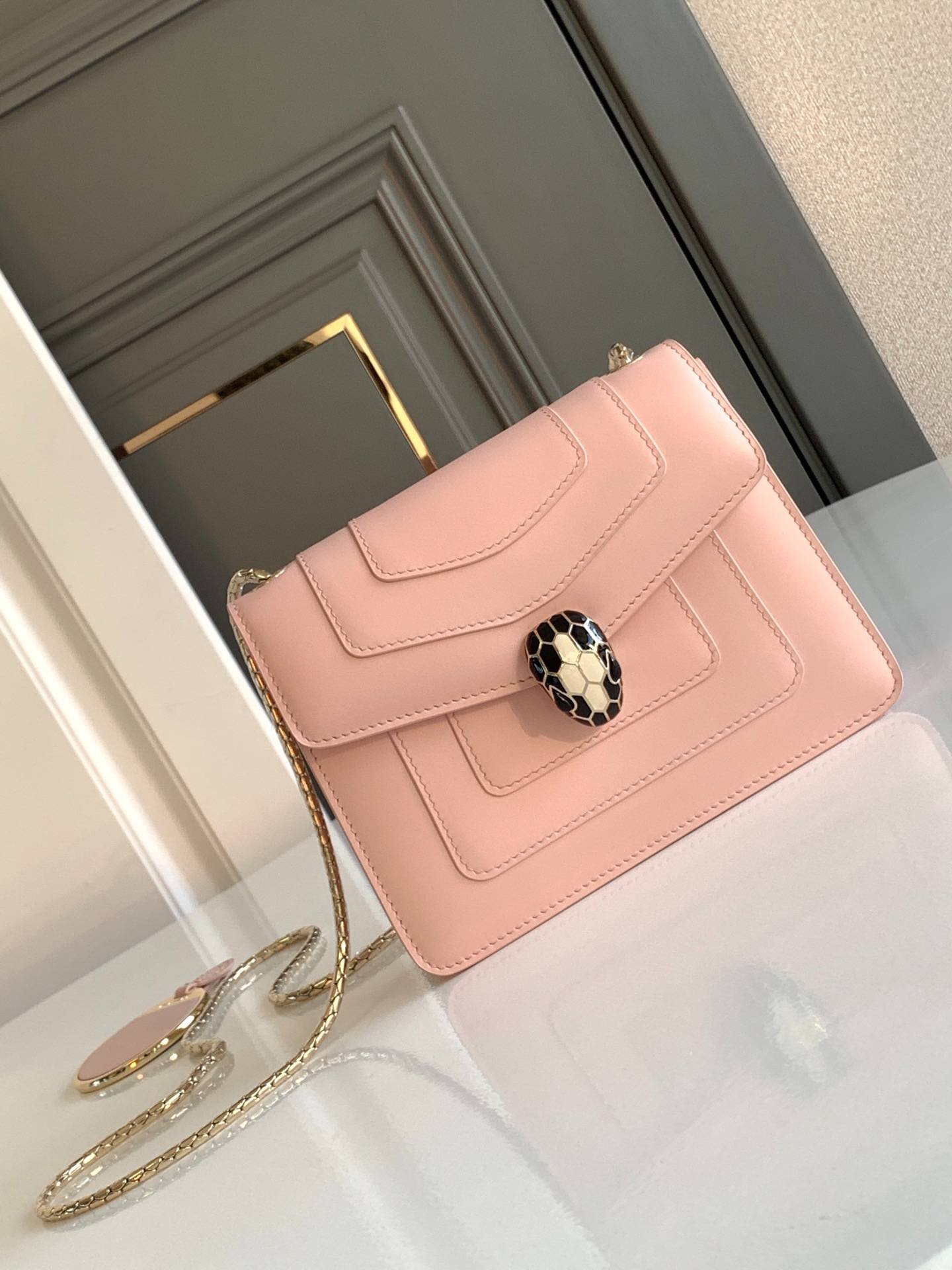 i1688019697_1983_0-1