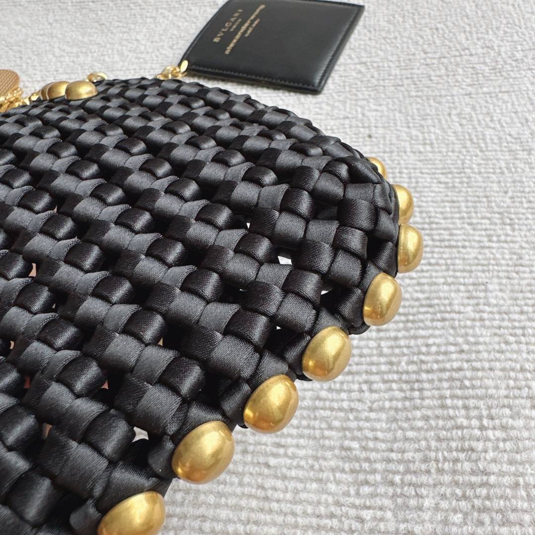 i1693560472_9225_4-1