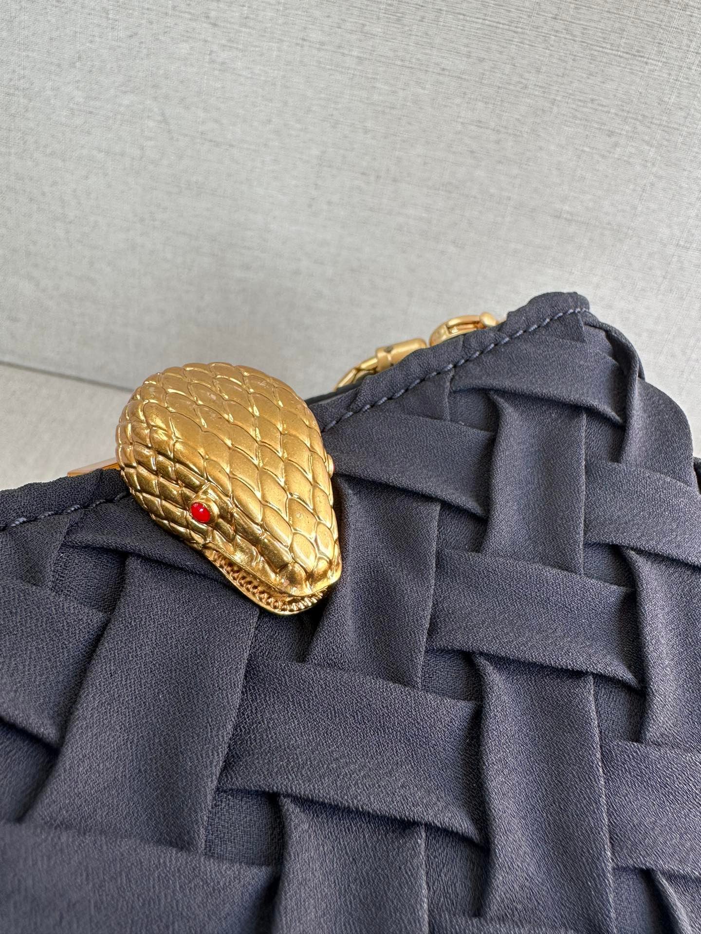 i1698872096_9969_4-1