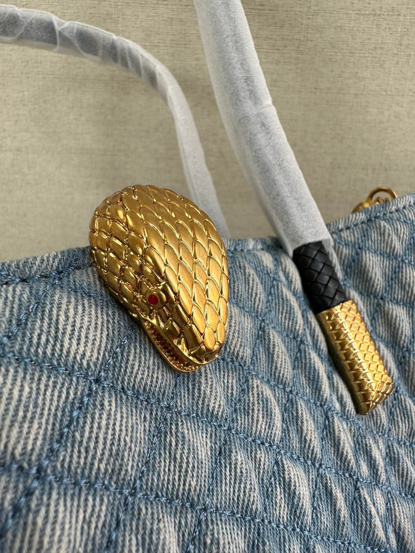 i1698872186_2261_4-1 i1698872186_2261_4-1