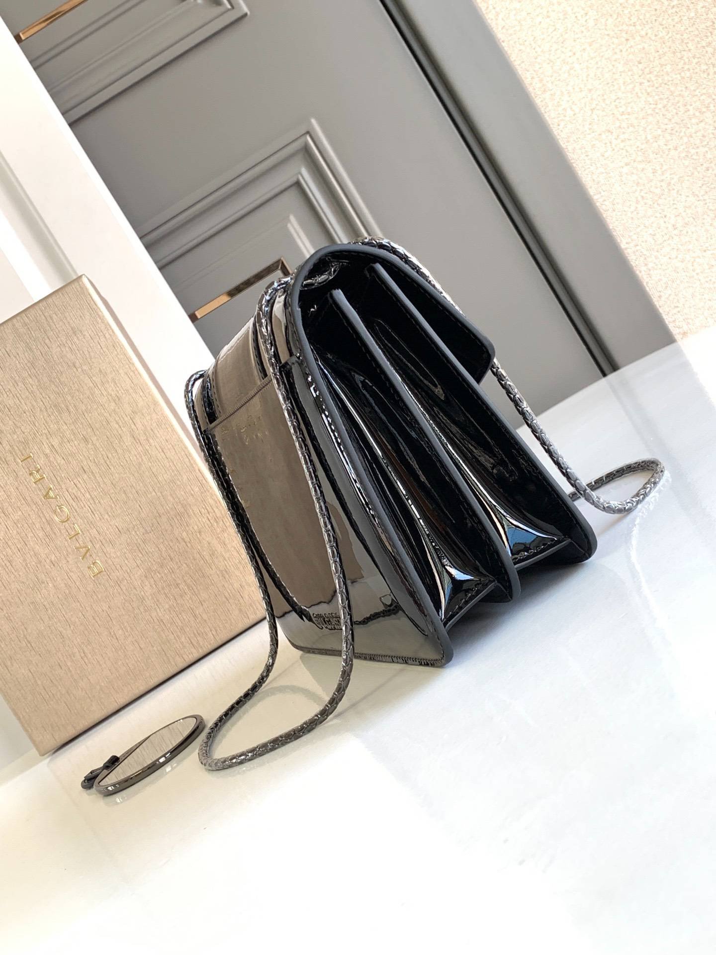 i1700813923_1938_6-1