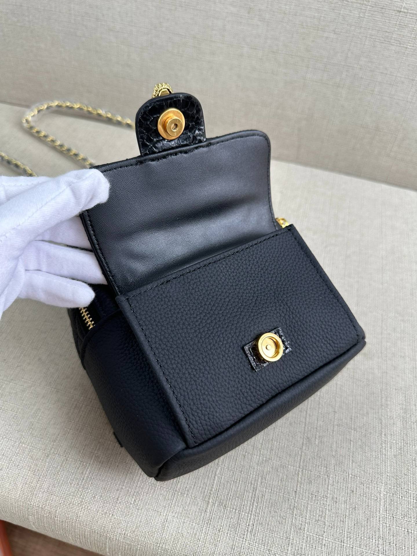 i1710756937_3412_0-1