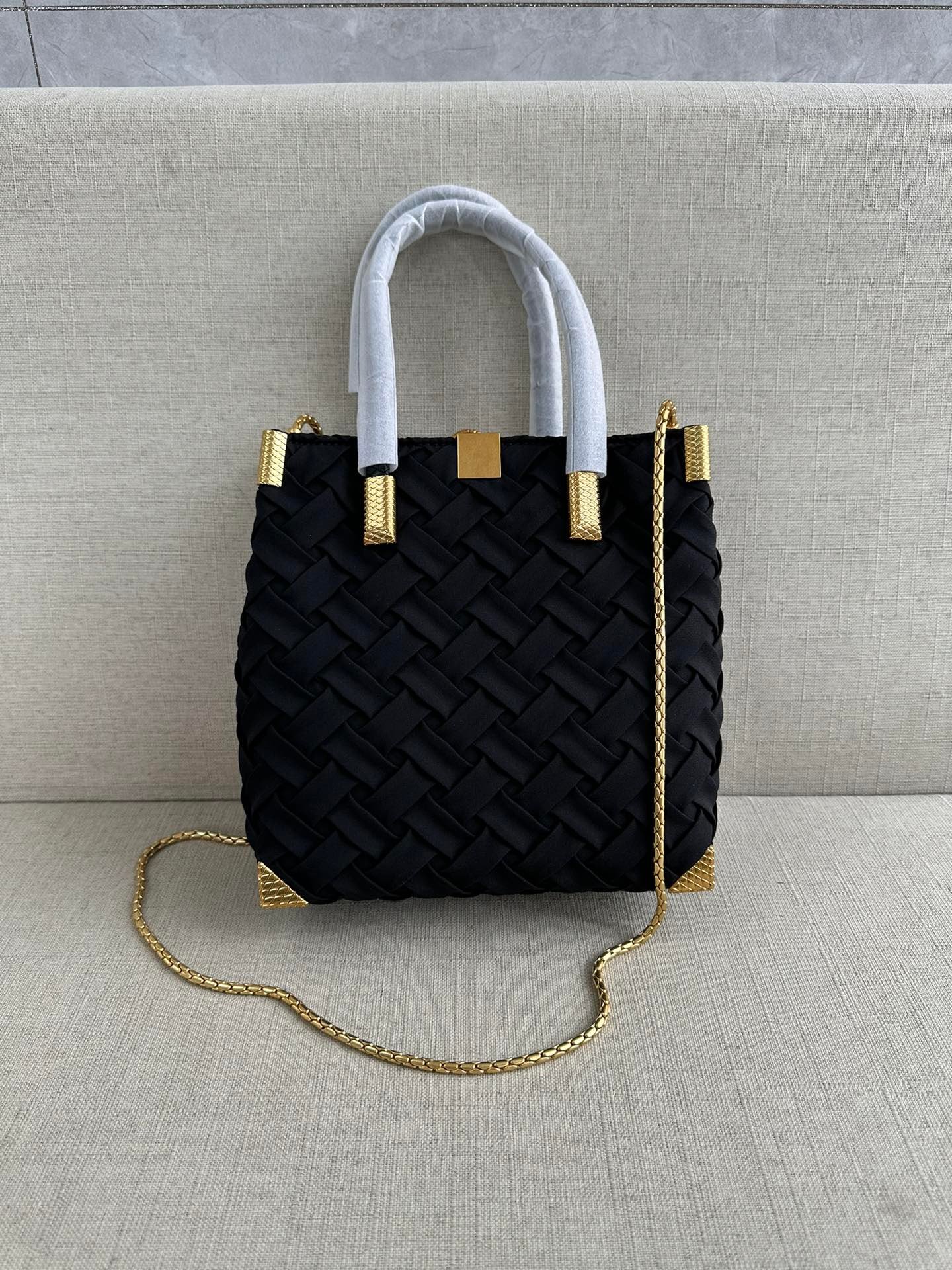 i1712843124_5979_1-1