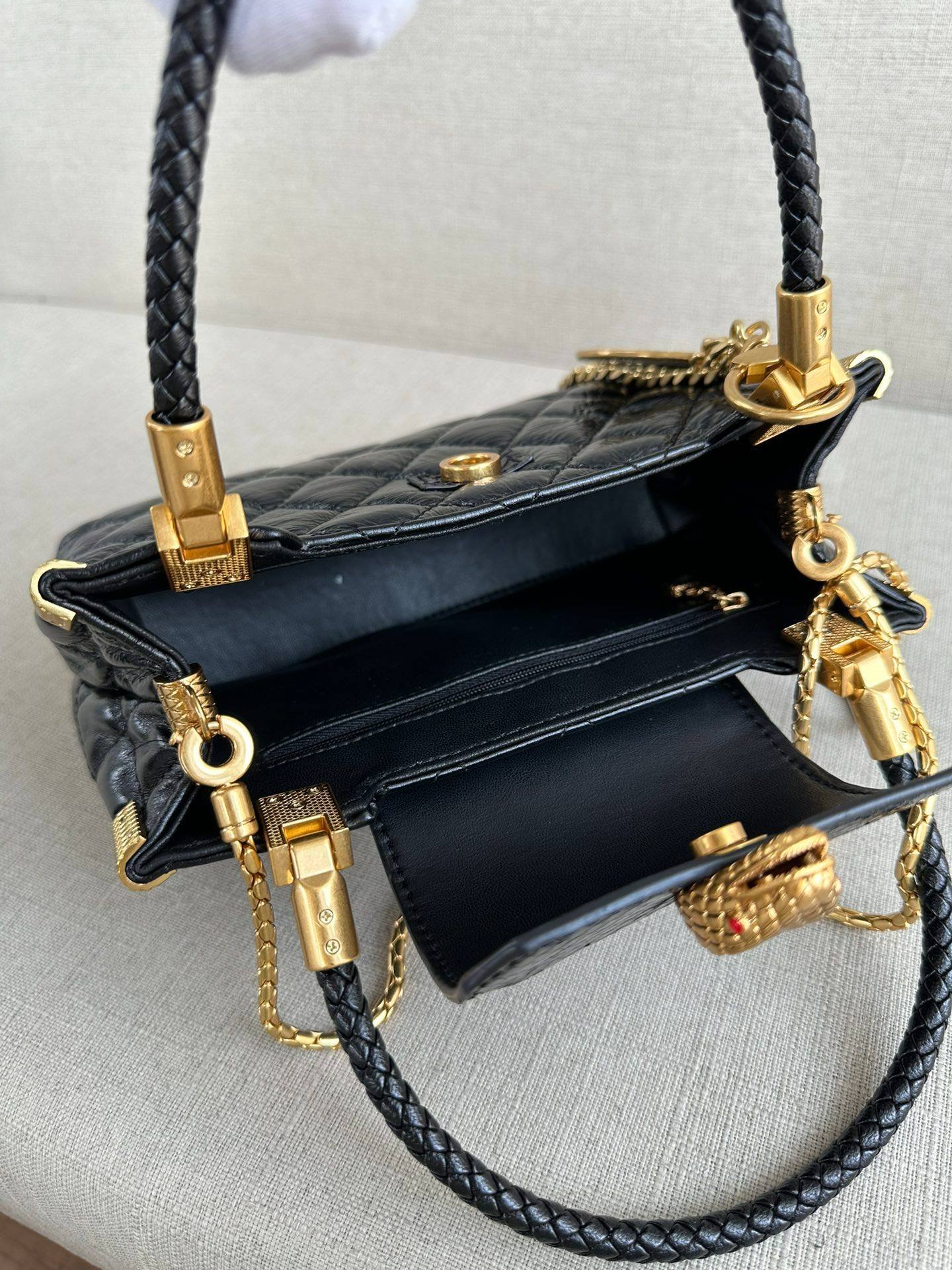 i1712844486_6131_0-1 i1712844486_6131_0-1