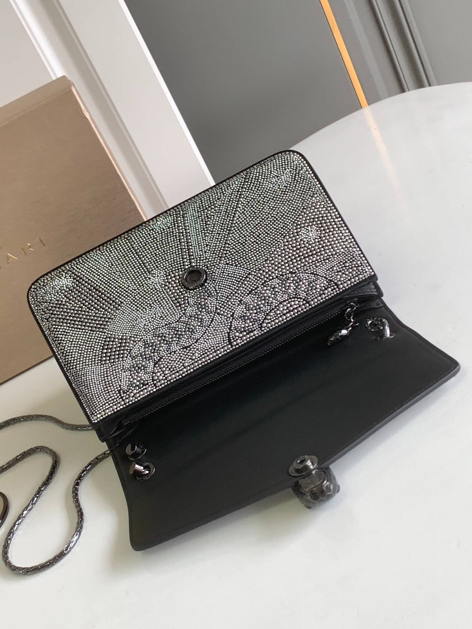 i1715498211_2332_3-1