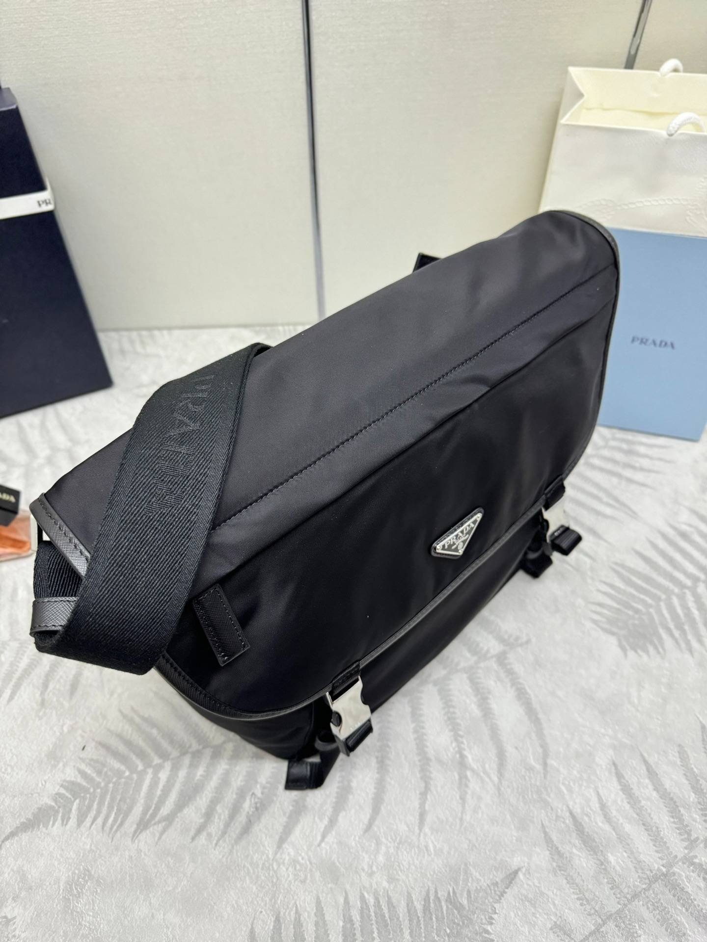 i1723481992_2006_5-1