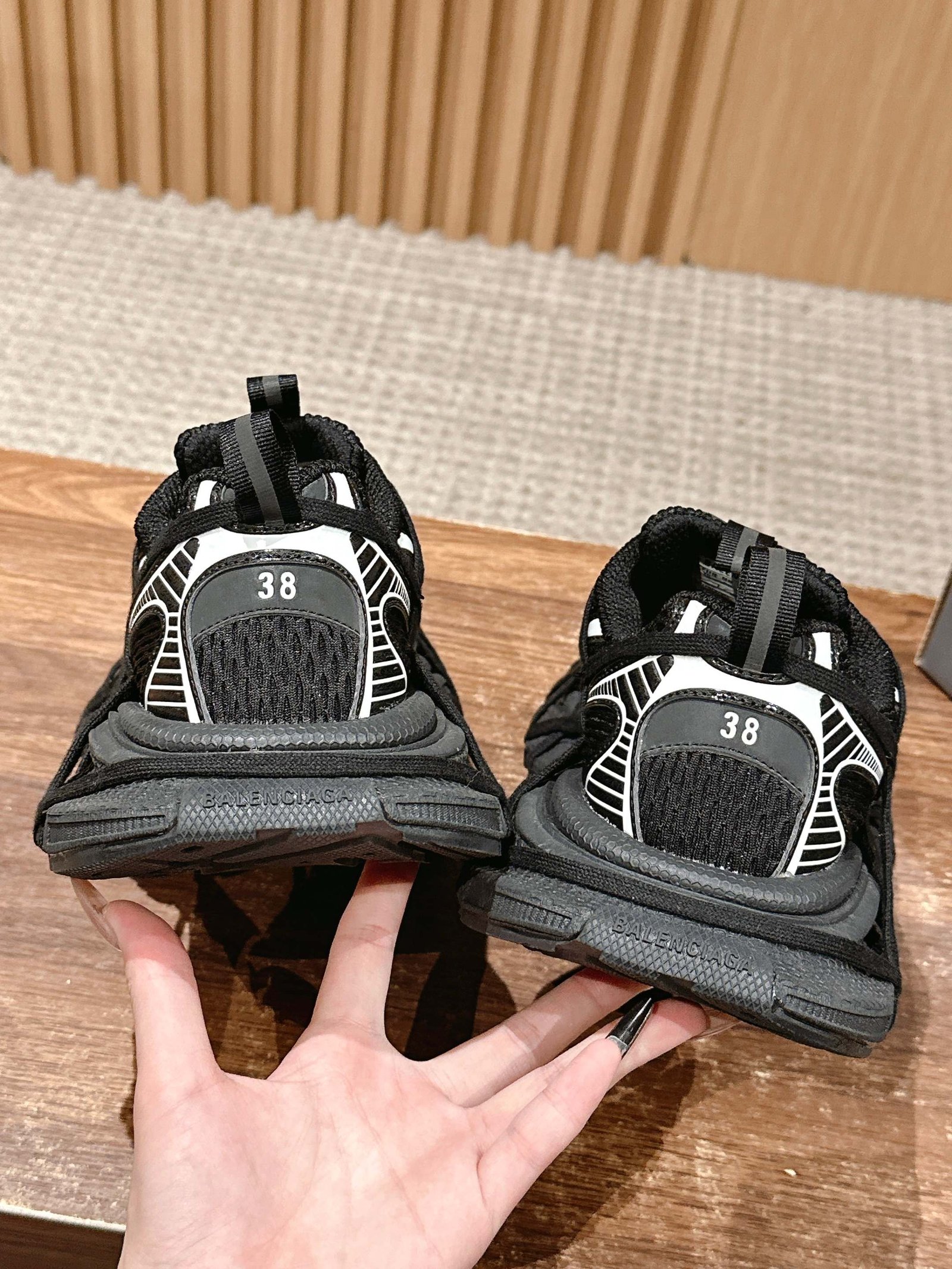 a1741097731053_1063-1