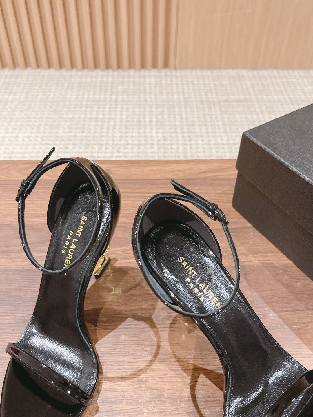 a1695805534326_0012-1