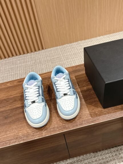 𝐀𝐌𝐈𝐑𝐈# Emile Fried Street Explosion Bone Shoes Casual Sneakers This niche boardshorts is really Jedi Jedi son in situ sealing God! Simple but not simple The overall style is particularly clean on the foot giant good match! The upper of this shoe is more complex workmanship, many details to be very in place, exclusive molded TPU outsole upper side bones using two cowhide lamination processing stereo sense of better leather incision are oil edge processing Customized metal LOGO nameplate and hangtag Size: 35-46M