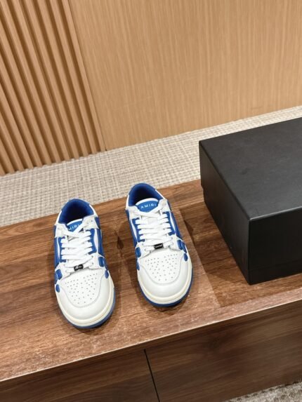 𝐀𝐌𝐈𝐑𝐈# Emile Fried Street Explosion Bone Shoes Casual Sneakers This niche boardshorts is really Jedi Jedi son in situ sealing God! Simple but not simple The overall style is particularly clean on the foot giant good match! The upper of this shoe is more complex workmanship, many details to be very in place, exclusive molded TPU outsole upper side bones using two cowhide lamination processing stereo sense of better leather incision are oil edge processing Customized metal LOGO nameplate and hangtag Size: 35-46M