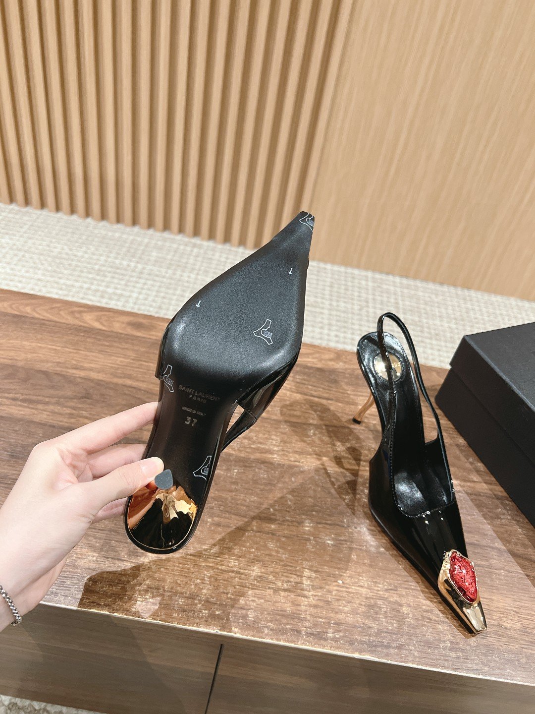 a1731185800302_0227-1