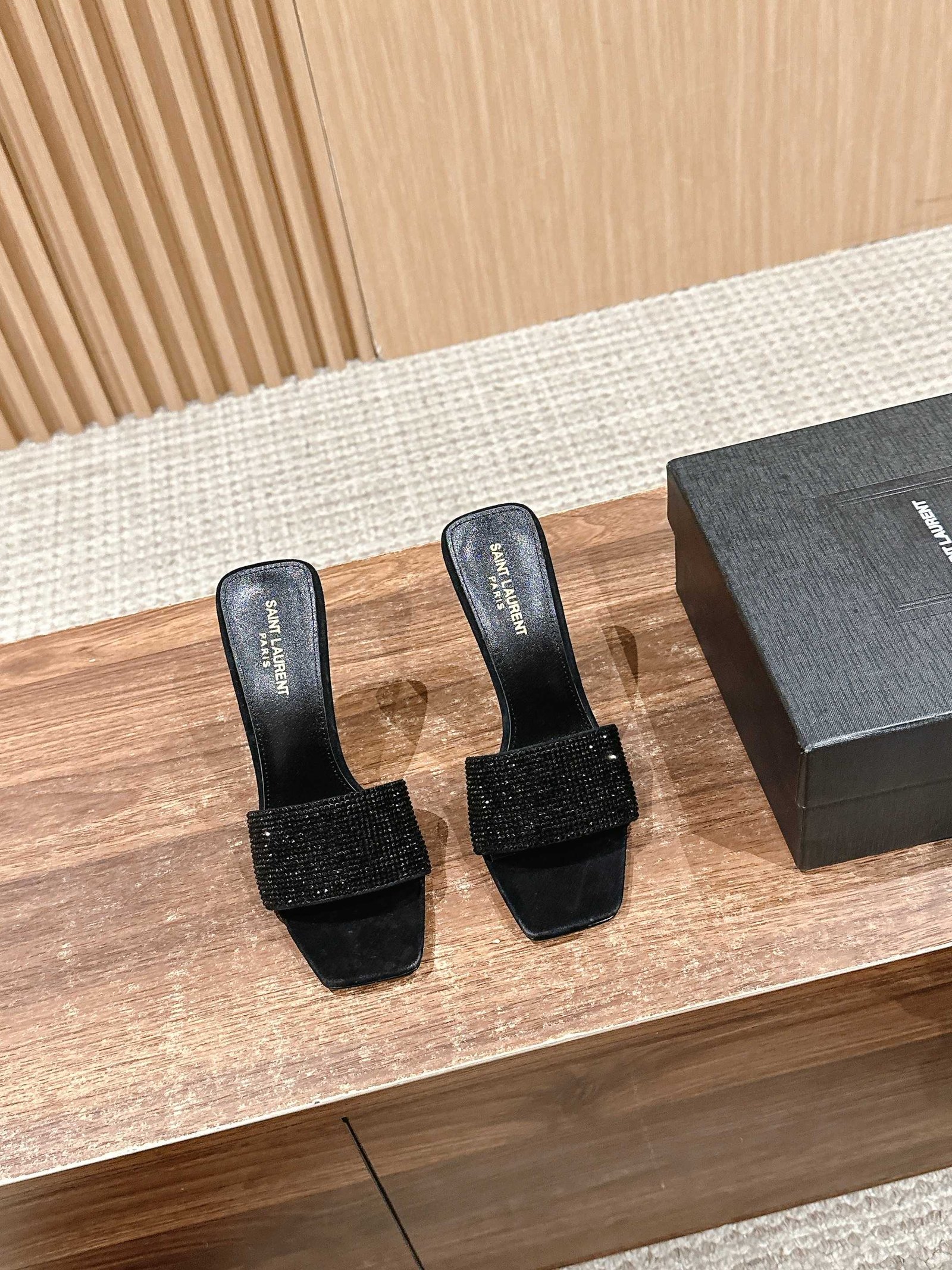 a1740745302410_7617-2