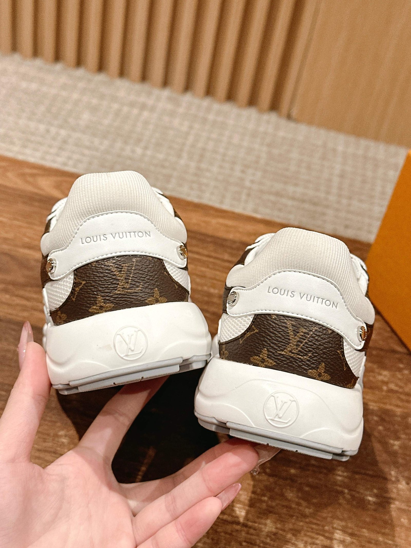 a1743946053550_0470-2