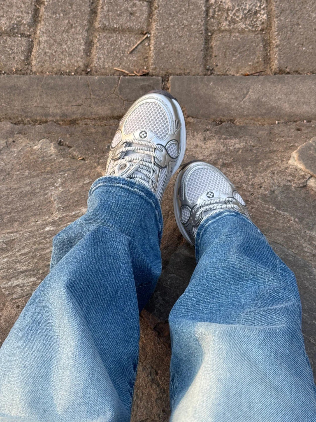 a1743946071518_3476-1