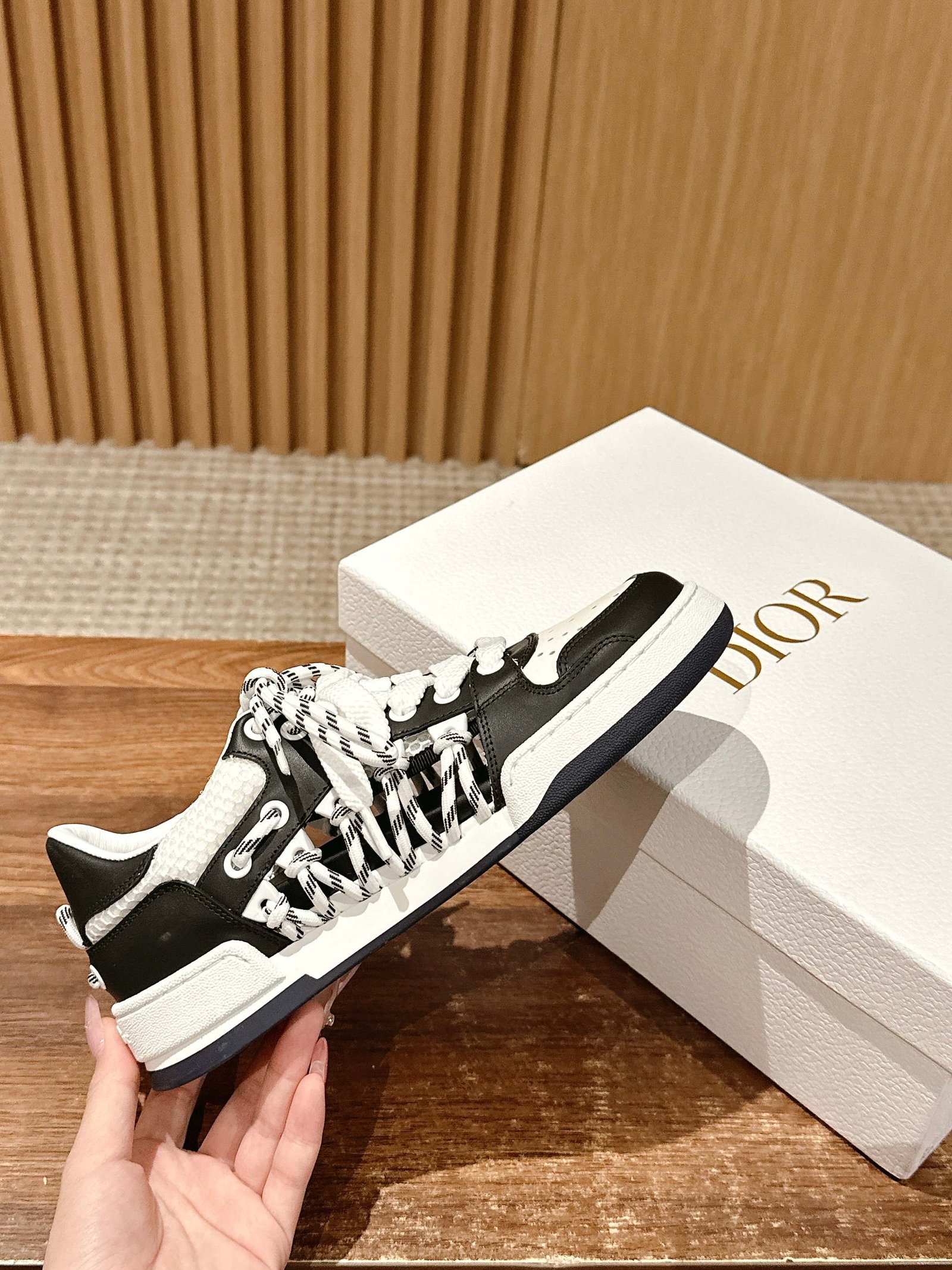 a1744983381624_5602-1