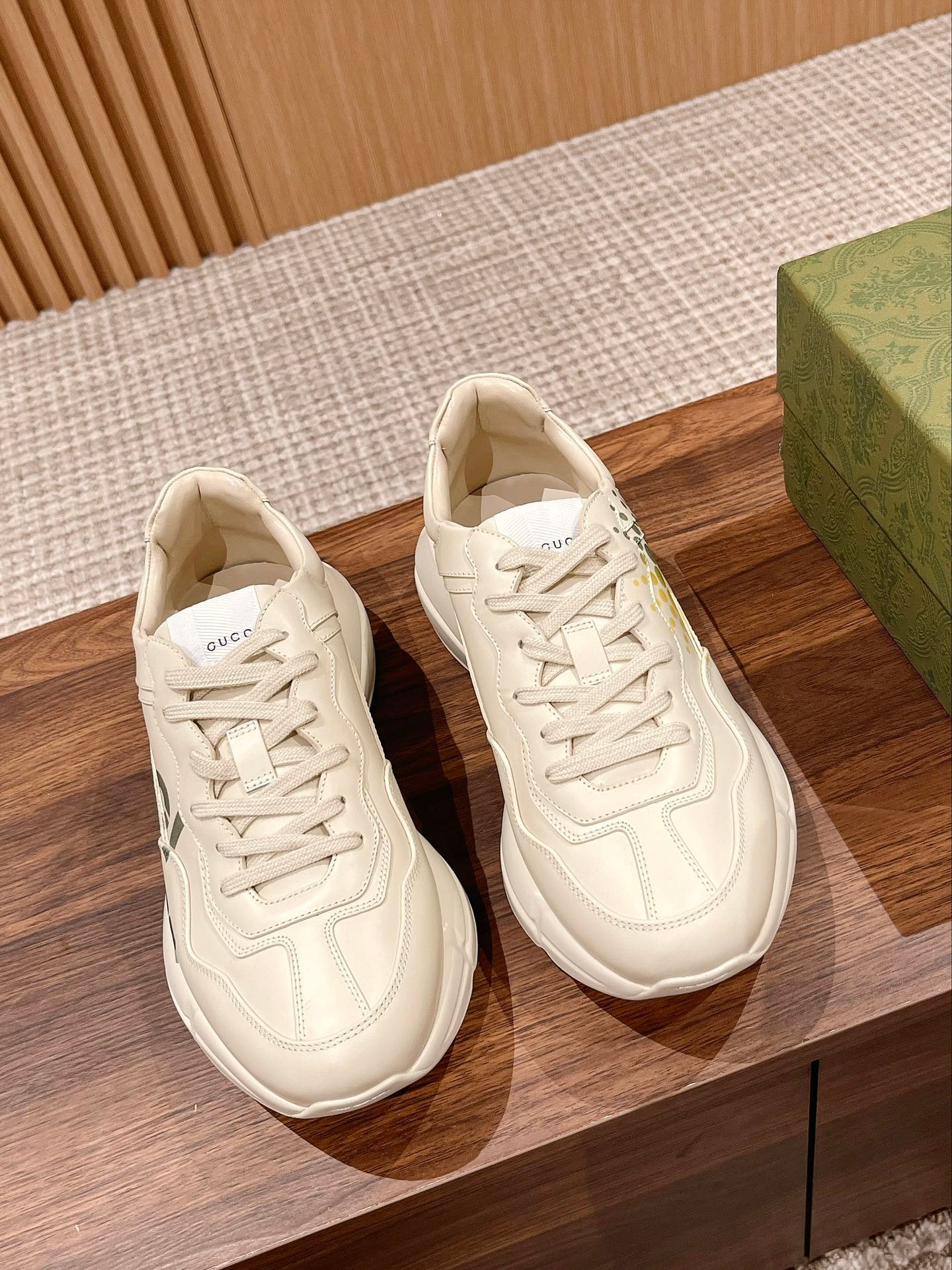 i1665925573_1983_0-1