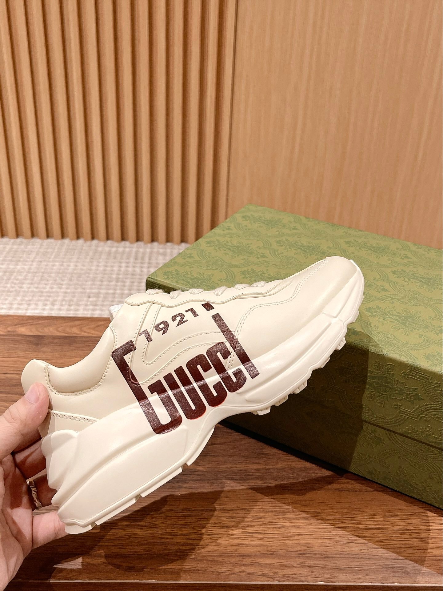 i1665925643_1973_4-1