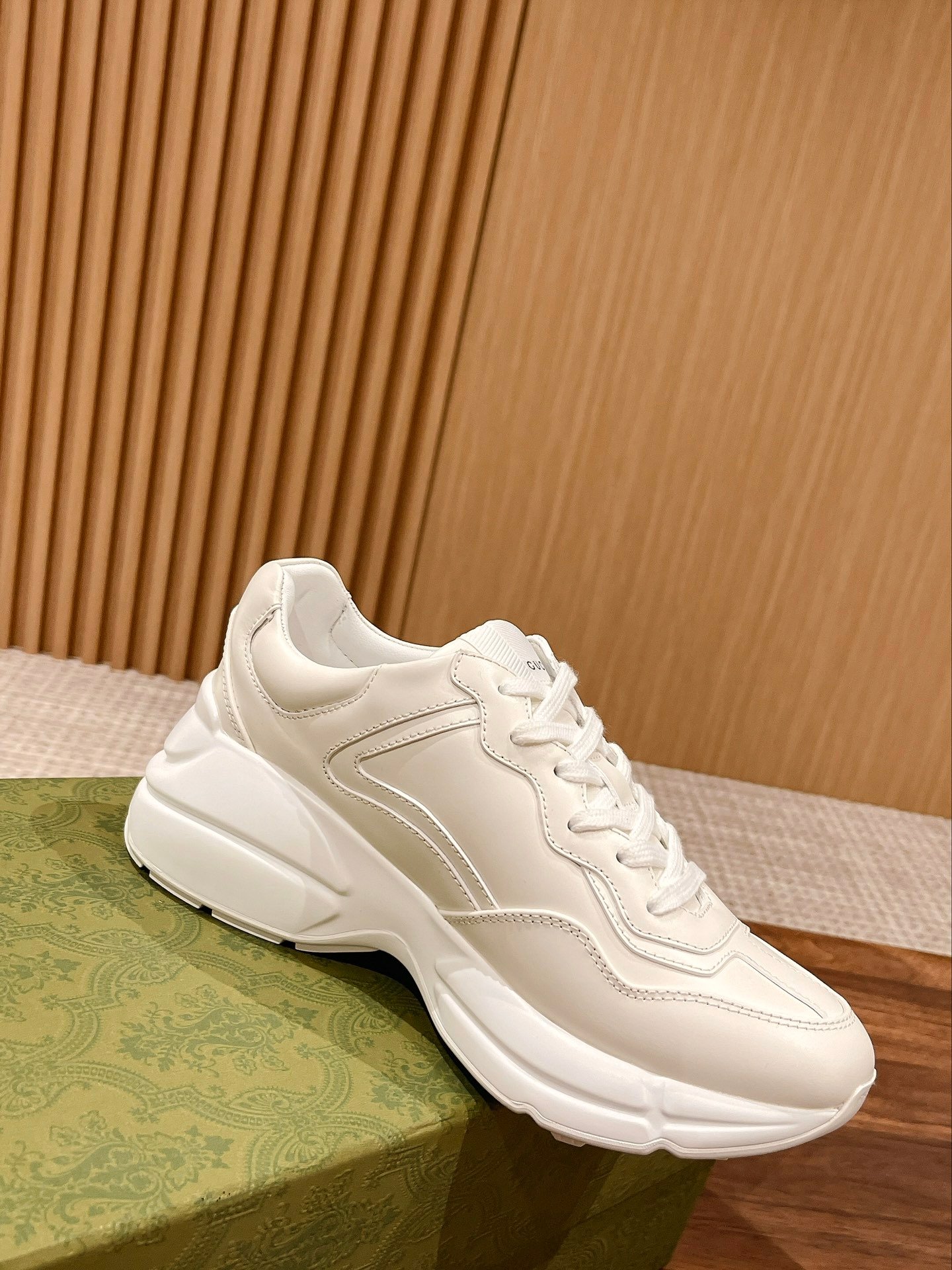 i1665925860_2002_2-2