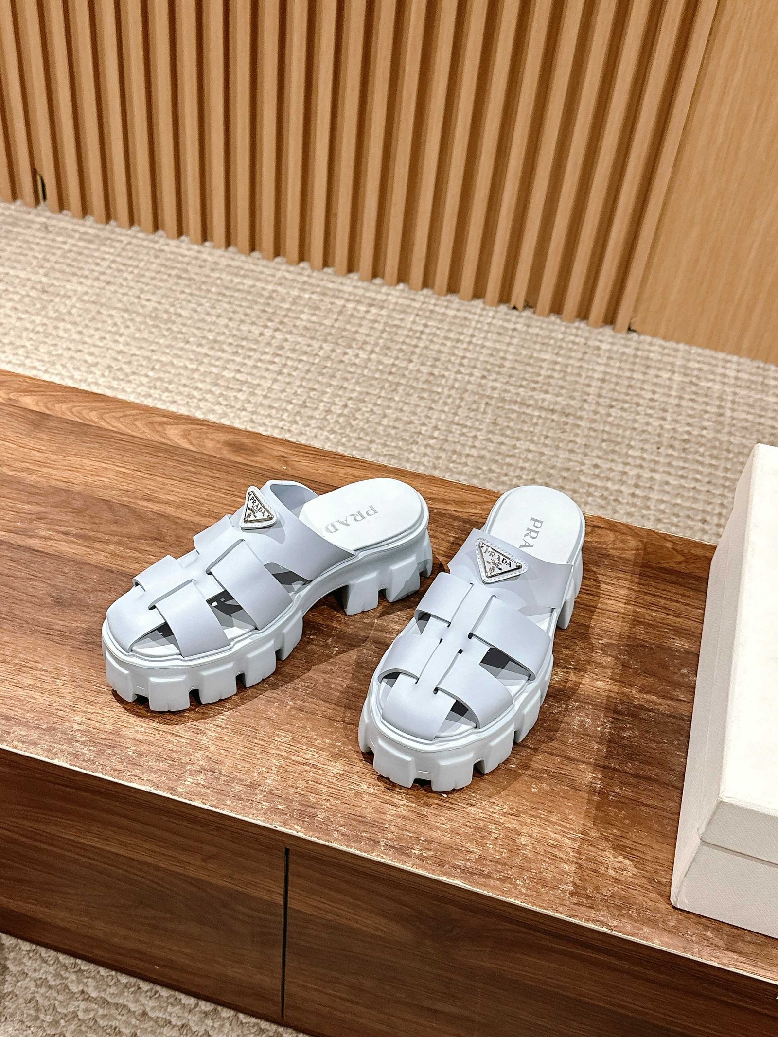 a1742161938121_0232-1